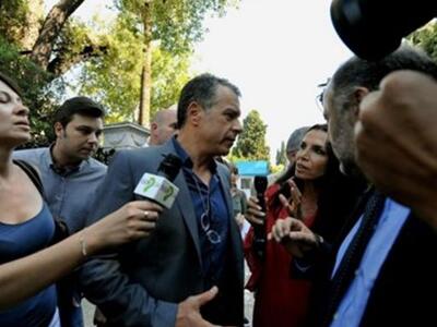 Θεοδωράκης: Άφρονες όσοι καλλιεργούν σεν...