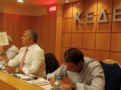 Στους 128 οι δήμοι που δεν έχουν υποβάλλ...