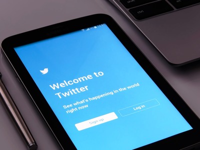 Ξανά στον αέρα το Twitter