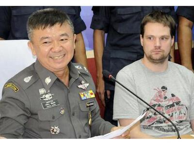 Εφοδος της αστυνομίας "κατέβασε&quo...