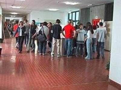 Κιάτο: Αριστούχος μαθητής με σουγιάδες σ...