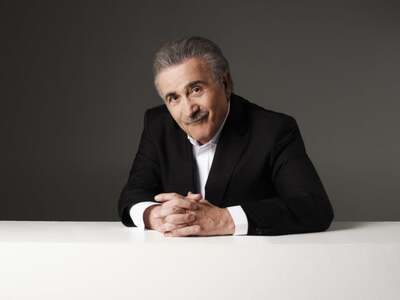 Αλ Τσαντίρι Νιουζ: Ο Λάκης Λαζόπουλος έρ...