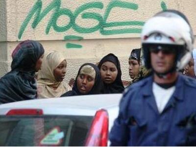 Πάτρα: Γιουρούσια μεταναστών  έξω από το...