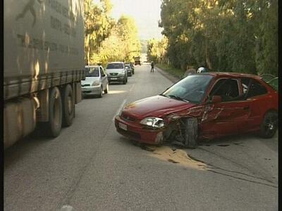 Πάτρα: Αυτοκίνητο έπεσε σε στάση λεωφορείου