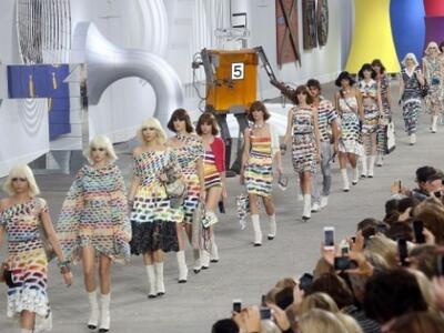 O οίκος Chanel θα παρουσιάσει το πρώτο τ...