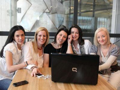 Oi bloggers των φηφιακών γειτονιών- Η φω...