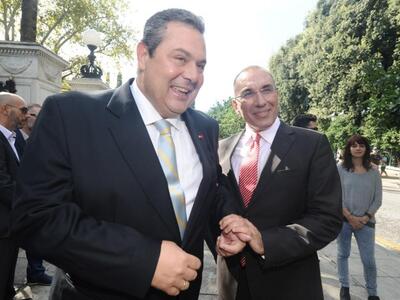 Tα tweets που "έκαψαν" τον Δημ...