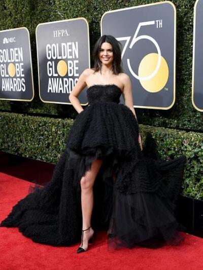 KENΤΑΛ ΤΖΕΝΕΡ ΜΕ GIAMBATTISTA VALLI