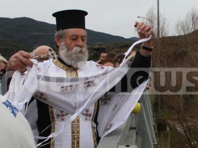 Ολυμπία: Ο σταυρός παρασύρθηκε από τα νε...