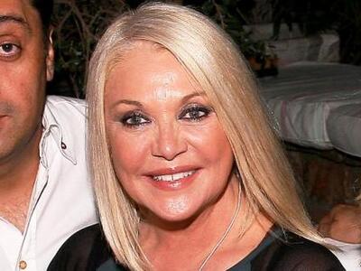 Η Ρούλα Κορομηλά φόρεσε μπικίνι και τρέλ...