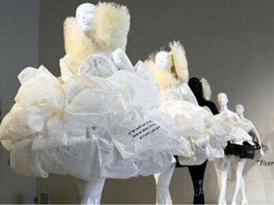 Πάτρα: Σπάσανε τη βιτρίνα για να αρπάξου...