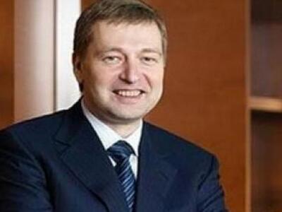 Με κιάλι έψαχνε να βρει τραγουδιστή ο Ρι...