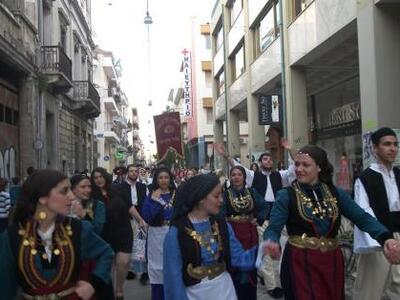 Πάτρα: Γιορτή Χορευτικών Συγκροτημάτων τ...