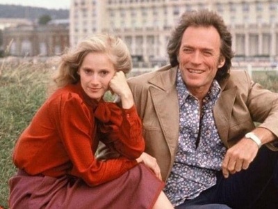 Ο Ίστγουντ με την Σόντρα Λοκ.