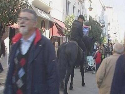 Πάτρα: Χαμός στο facebook με τη βόλτα το...