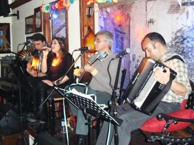 Μουσική σκηνή Πέριξ: Ζωντανή μουσική από...