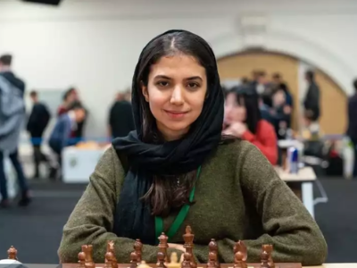 Απειλές δέχεται Ιρανή σκακίστρια που συμ...