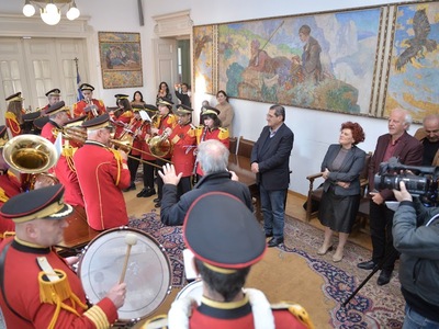 Πάτρα: Είπαν τα Πρωτοχρονιάτικα κάλαντα ...