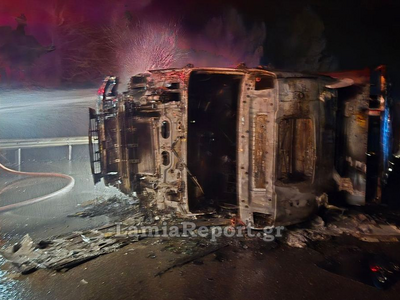Τούμπαρε νταλίκα στην εθνική οδό Αθηνών ...