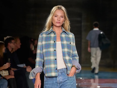 Η Κέιτ Μος στη Βottega Veneta, icon της ...