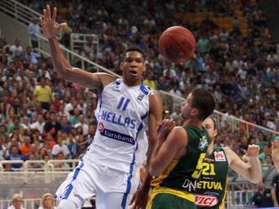 Μπάσκετ: Με Αντετοκούνμπο η Εθνική στο Π...