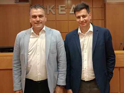 Συνάντηση Πέτρου Ψωμά με τον Δήμαρχο Λάρ...