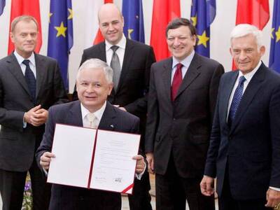  Νεκρός ο Πρόεδρος Λεχ Κατσίνσκι από την...