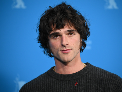 Ο κούκλος Τζέικομπ Ελόρντι μεταμορφώθηκε...