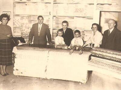   Στο κατάστημα της οδού Ερμού, ο Δημήτρ...