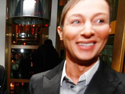 O Βασίλειος Κωστέτσος κυκλοφορεί με φουσ...