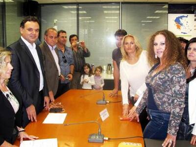 Αποκεντρωμένη Διοίκηση: Ορκίστηκαν οχτώ ...