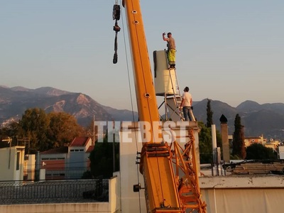 Ξηλώθηκε κεραία που εξέπεμπε για 25 χρόν...