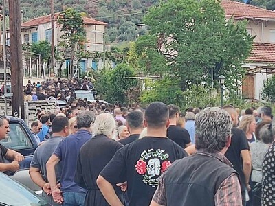 Αγρίνιο: Θρήνος στην κηδεία του 19χρονου...