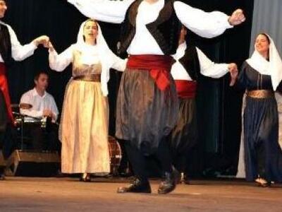 Με επιτυχία συνεχίζονται τα «Μικρασιάτικ...