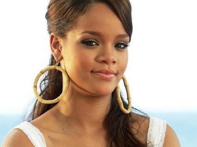 H Rihanna έκανε μήνυση για 5 εκατομμύρια δολάρια