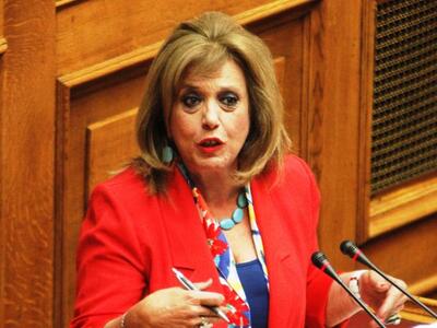 Λιποθύμησε στη Βουλή η Θ. Μεγαλοοικονόμο...