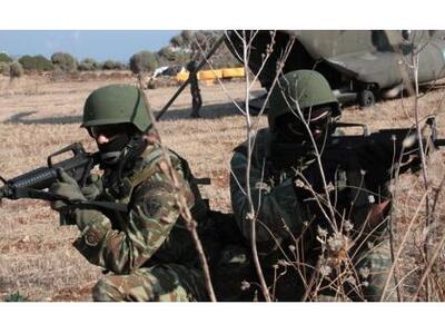 Τρεις στους δέκα στρατιώτες επιχερούν να...