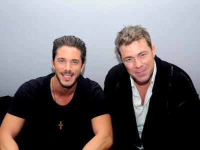 Νίκος Οικονομόπουλος:Ο Πατρινός τραγουδι...