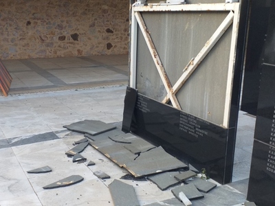 Βανδάλισαν το μνημείο των 200 εκτελεσθέν...