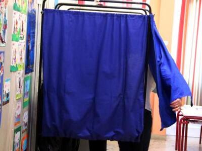 Λιποθύμησε ενώ περίμενε στην ουρά για να ψηφίσει 