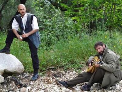 Οι παραστάσεις "Ίσκιοι ακριβώς μετά...