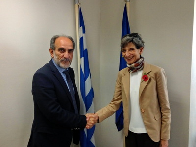 Η Πρέσβης της Αγγλίας συναντήθηκε με τον...