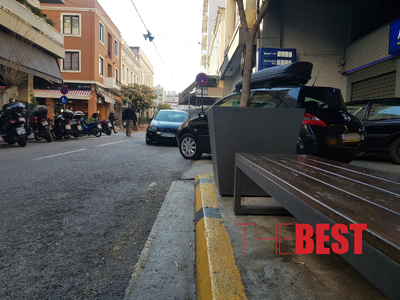 Ο άνρας εξερχόταν από ιδ. χώρο στάθμευσης στην Γεροκωστοπούλου - Βγήκε από το όχημά του και κατέρρευσε