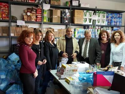 Δημοσιογράφοι αντί δώρου στα παιδιά τους...