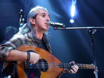 Γιάννης Χαρούλης: Δείτε τον για πρώτη φο...