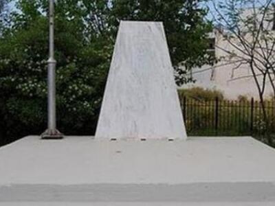 Εκλεψαν προτομή βάρους 200 κιλών!