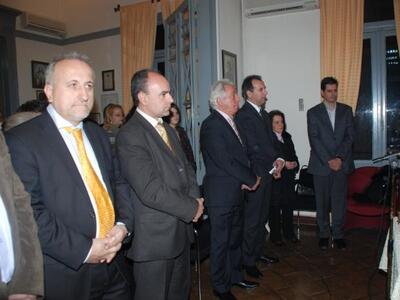 Από δεξιά, Πέτρος Ψωμάς, Ρόνα Ζορμπά, Αλ...