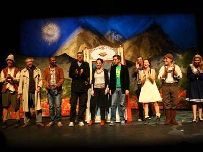 Οι συντελεστές επί σκηνής