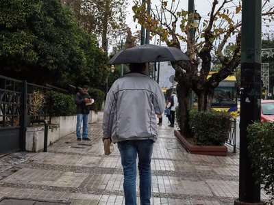 Καιρός σήμερα: Νεφώσεις και βροχές στα ο...