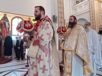 Στη Θεία λειτουργία στον πανηγυρίζοντα ιερό ναό Αγ. Ιωάννου Ρώσου ο Επίσκοπος Χρύσανθος